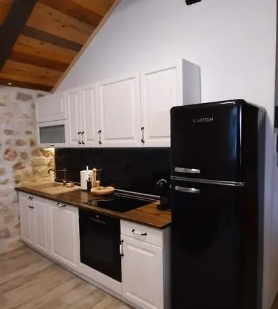 Apartment Mliko I Palenta Razanac