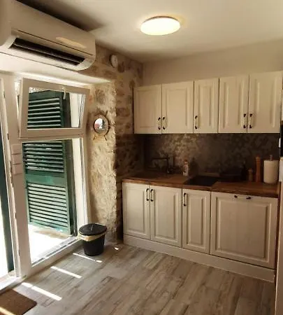 Mliko I Palenta Apartment Razanac