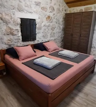 Apartment Mliko I Palenta Razanac